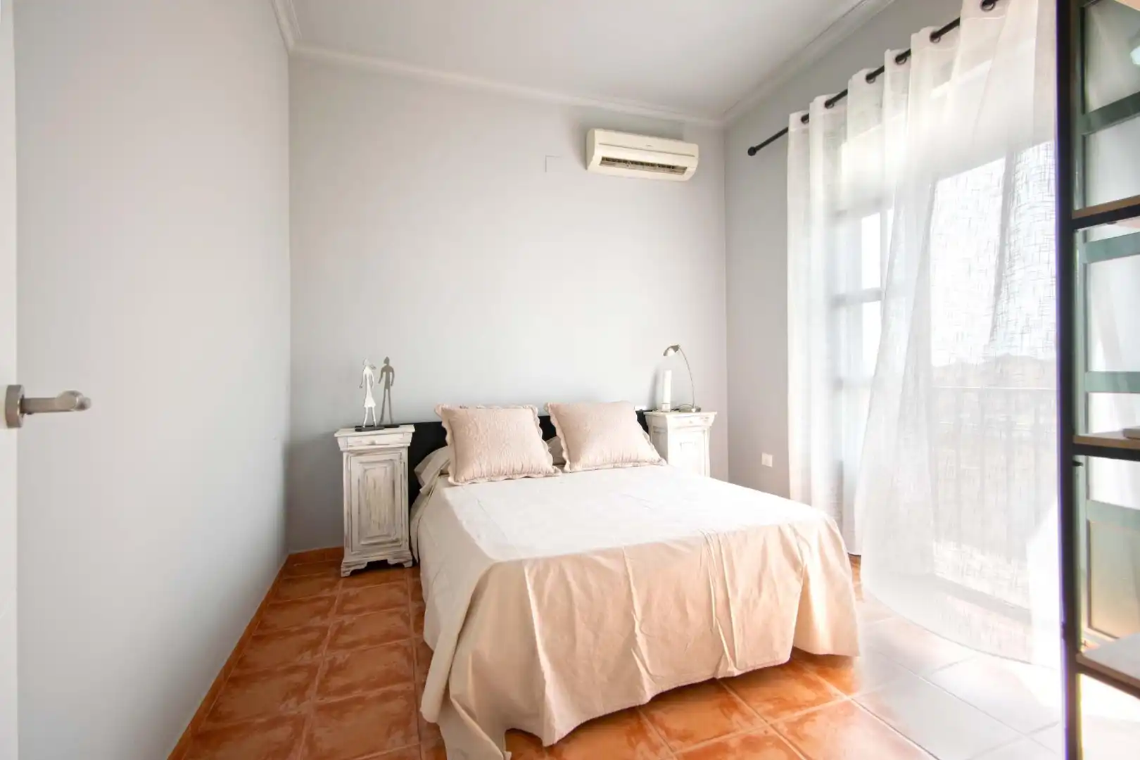 Dormitori de Casa o xalet en venda en Burguillos amb Aire condicionat, Jardí privat i Terrassa