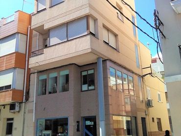 Gemischtgenutztes Gebäude zum Verkauf in Carrer de la Pau