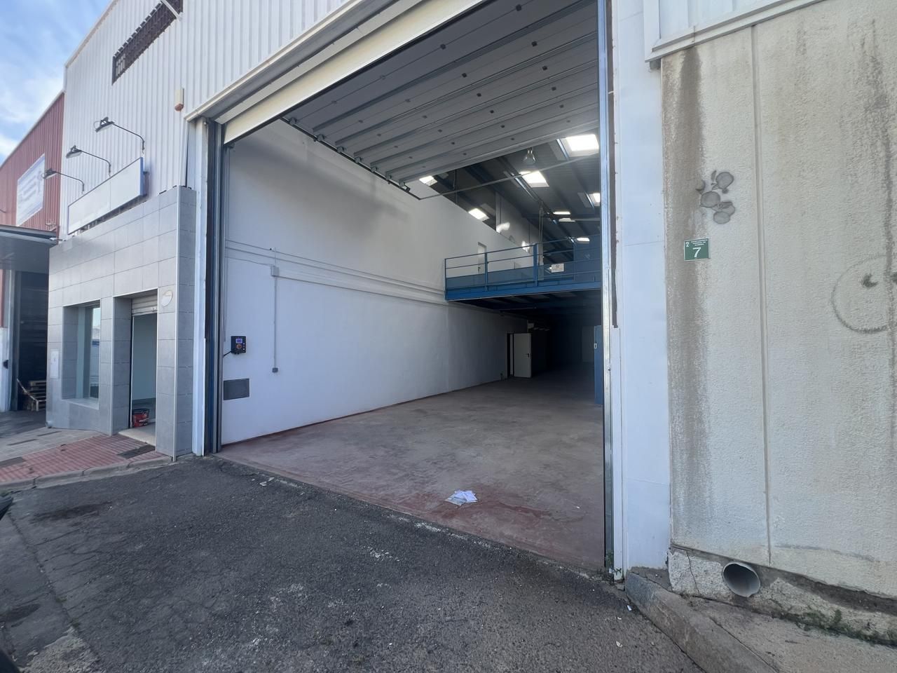 Industrial buildings to rent in Huércal de Almería