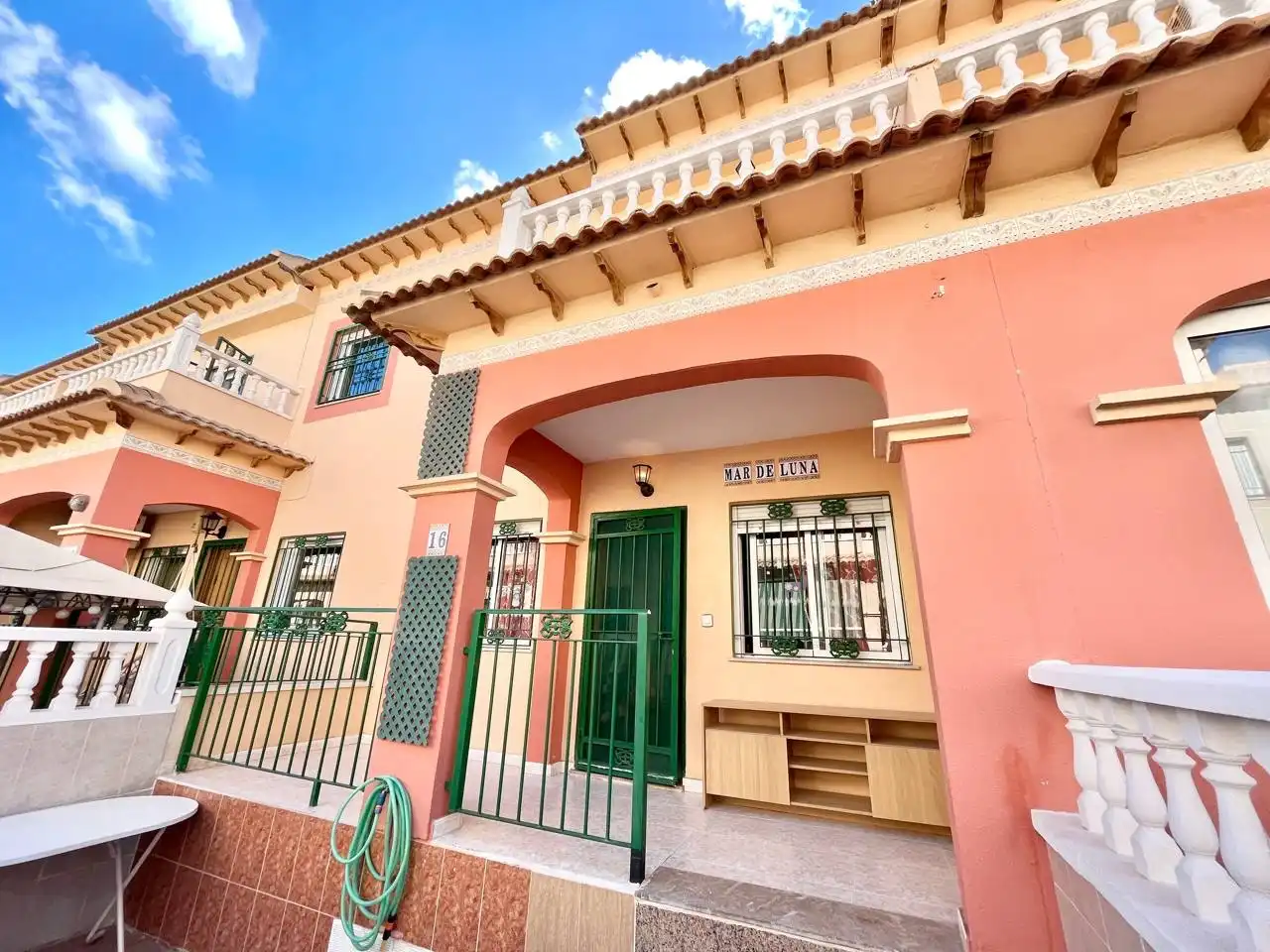 Casa adosada de alquiler en Zona Carrefour - Urbanizaciones