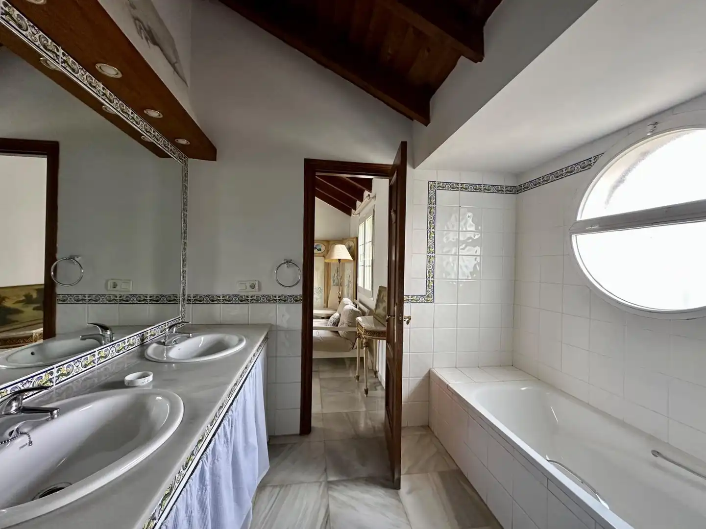 Bathroom of Houses for sale in Marbella  with Private garden, Terrace and Community pool