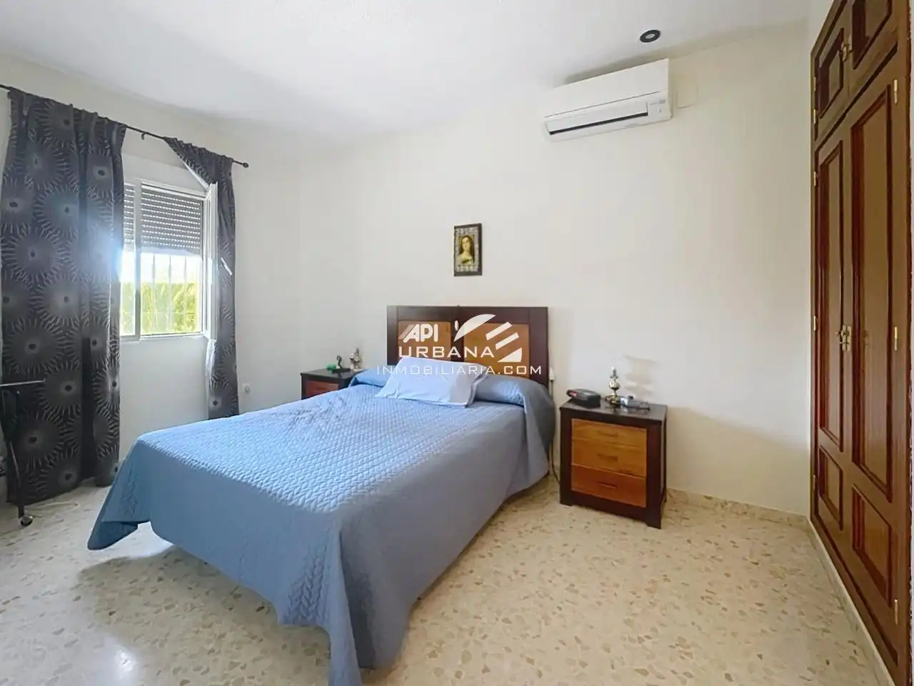Dormitori de Casa o xalet en venda en Lucena amb Aire condicionat i Piscina