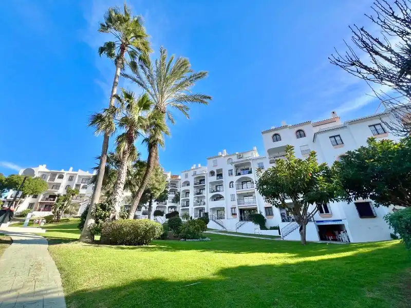 Exterior view of Flat for sale in Mijas  with Air Conditioner, Terrace and Swimming Pool