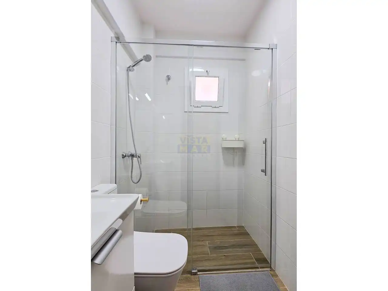 Baño de Piso de alquiler en Cubelles con Aire acondicionado y Amueblado