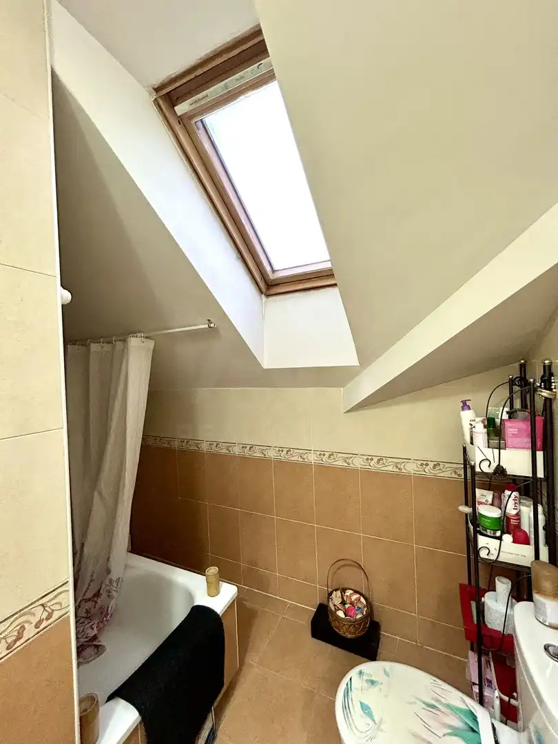 Badezimmer von Maisonette zum Verkauf in Valverde de la Virgen mit Klimaanlage und Heizung