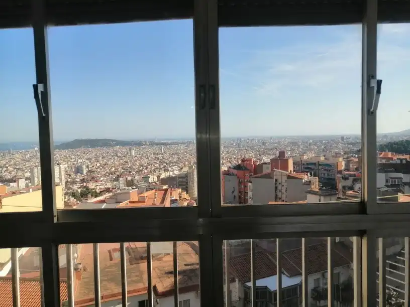 Habitación de Piso en venta en Barcelona con Calefacción, Balcón y Alarma