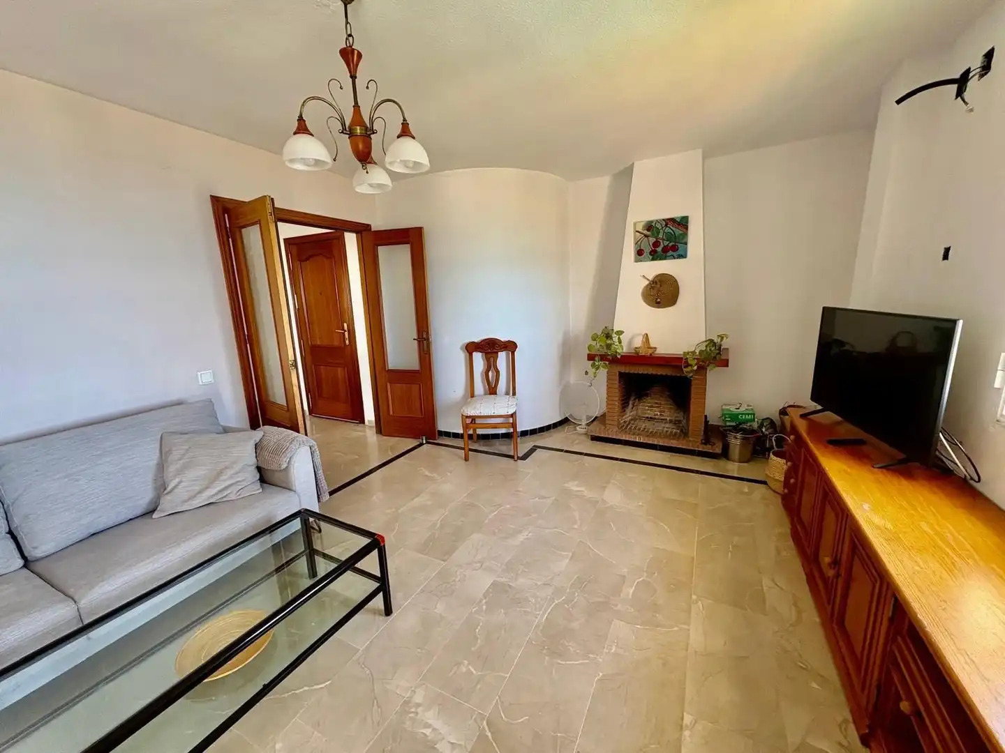 Sala d'estar de Casa adosada de lloguer en Vélez-Málaga amb Terrassa, Moblat i Balcó