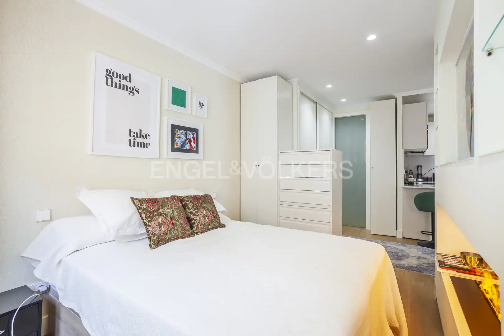 Bedroom of Flat for rent in Madrid  with Air Conditioner, Heating and Furnished