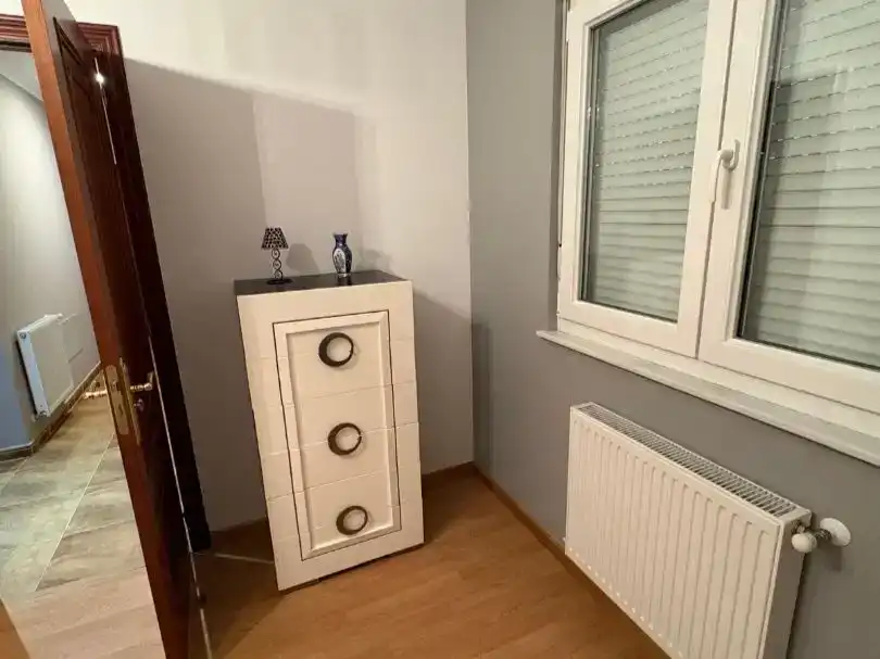 Dormitori de Pis de lloguer en Foz amb Parquet i Moblat