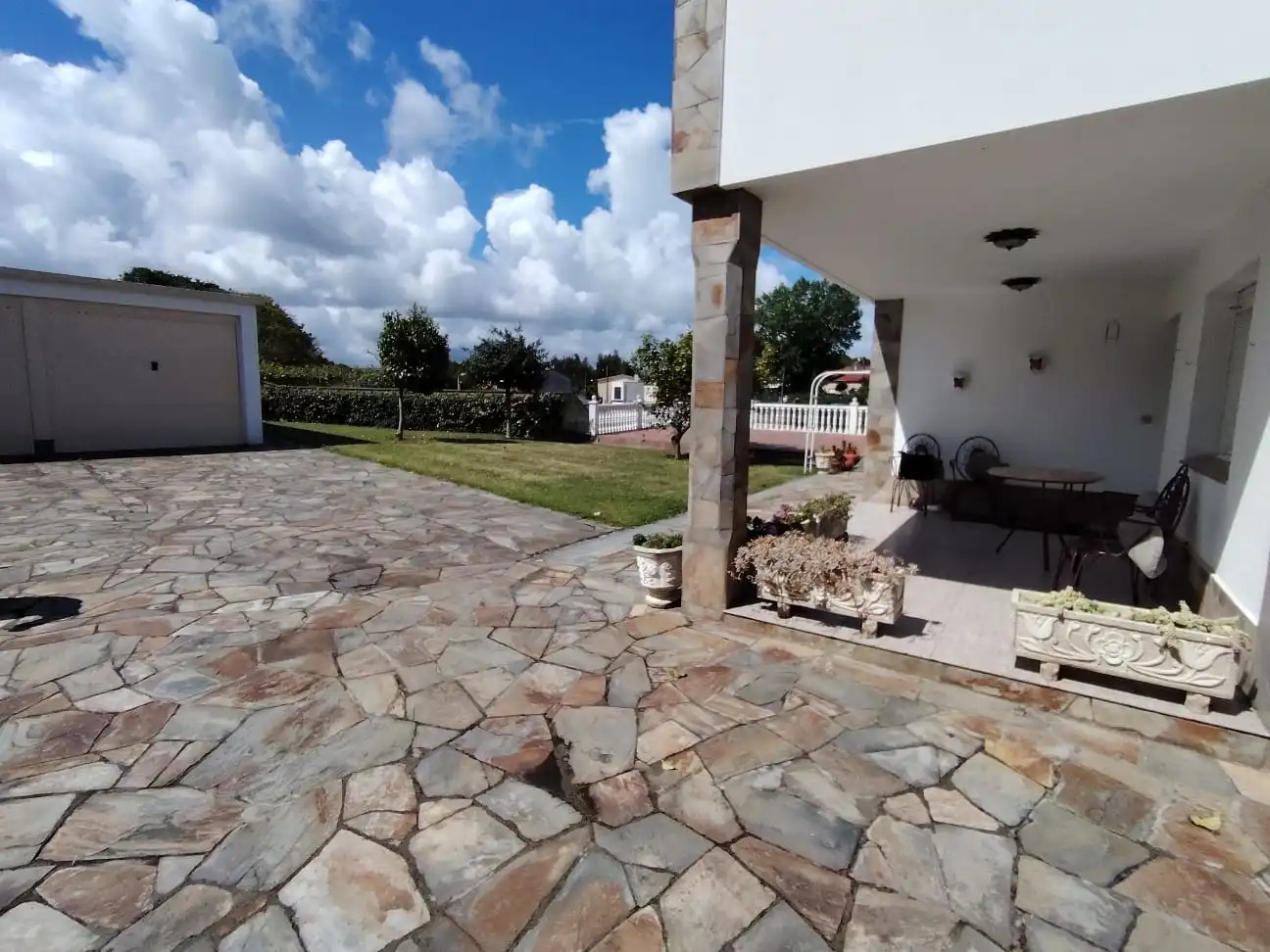 Terraza de Casa o chalet de alquiler en Oleiros con Calefacción, Jardín privado y Parquet