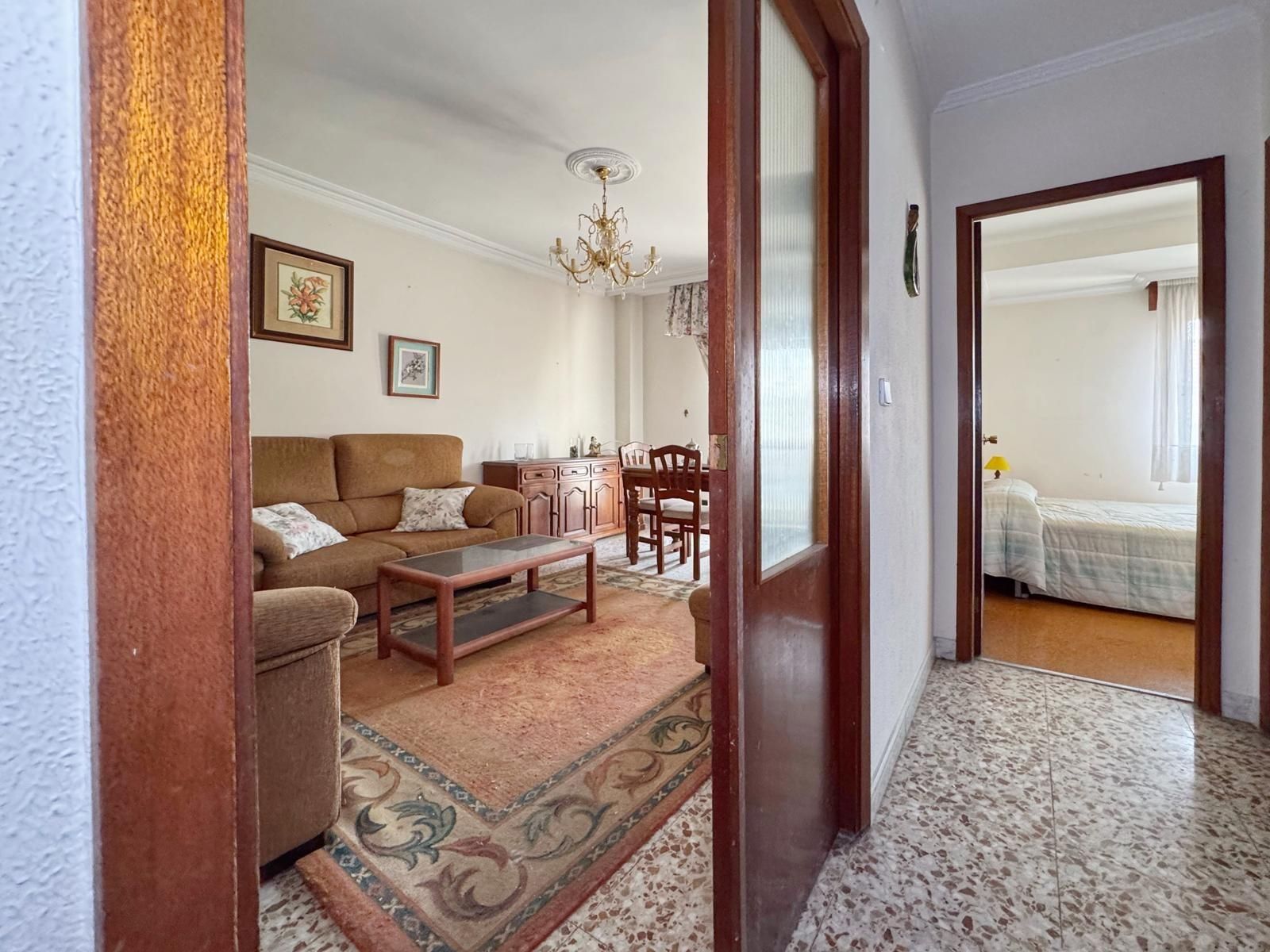 Sala d'estar de Pis en venda en Pontevedra Capital  amb Calefacció, Terrassa i Traster