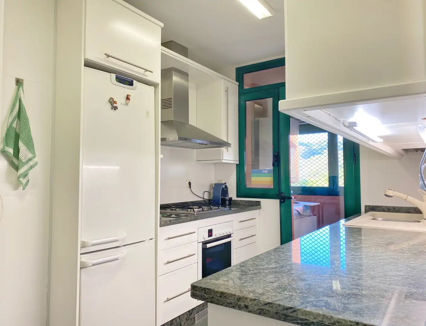 Cocina de Ático en venta en Marbella con Aire acondicionado, Terraza y Trastero