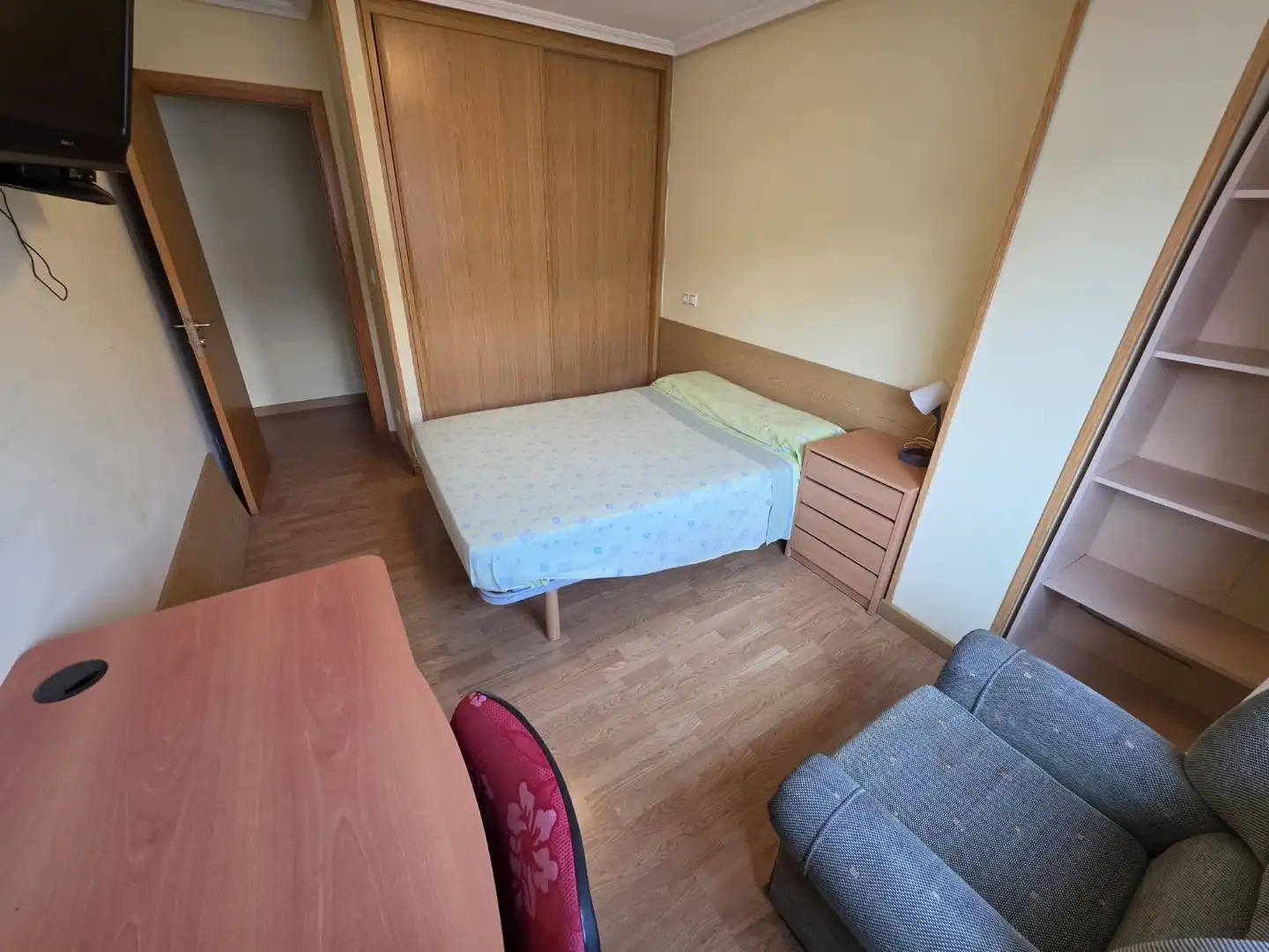 Schlafzimmer von Wohnung zur Miete in A Coruña Capital  mit Möbliert