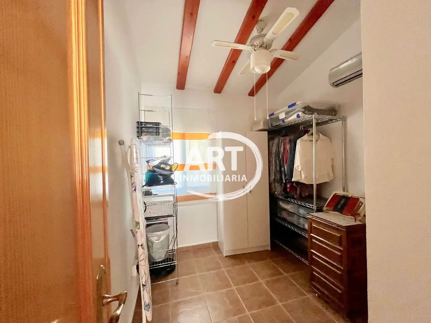 Casa adosada en venta en La Pobla de Vallbona con Aire acondicionado, Calefacción y Jardín privado