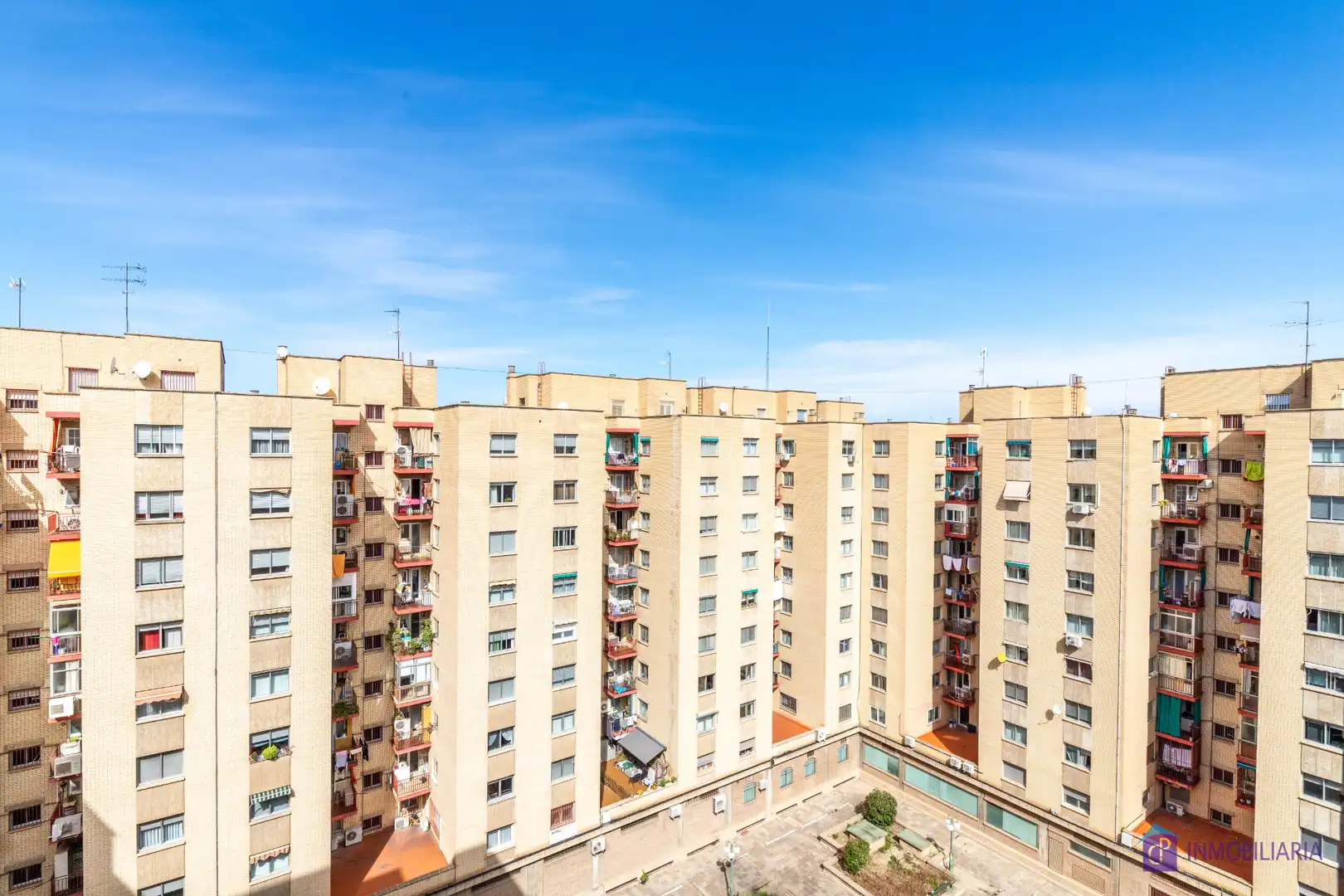 Exterior view of Flat for sale in Zaragoza  with Air Conditioner and Heating