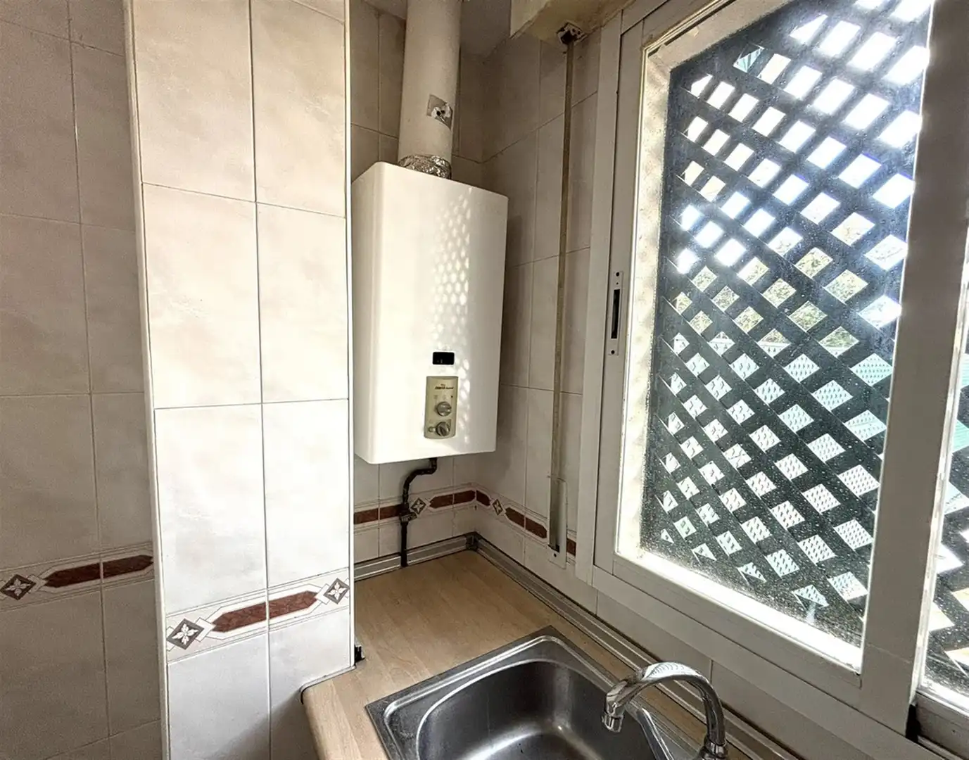 Bany de Apartament en venda en Marbella amb Aire condicionat i Terrassa