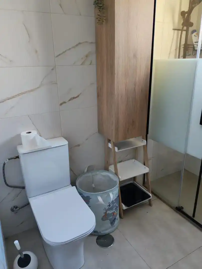 Bany de Pis en venda en  Jaén Capital amb Aire condicionat, Piscina i Balcó
