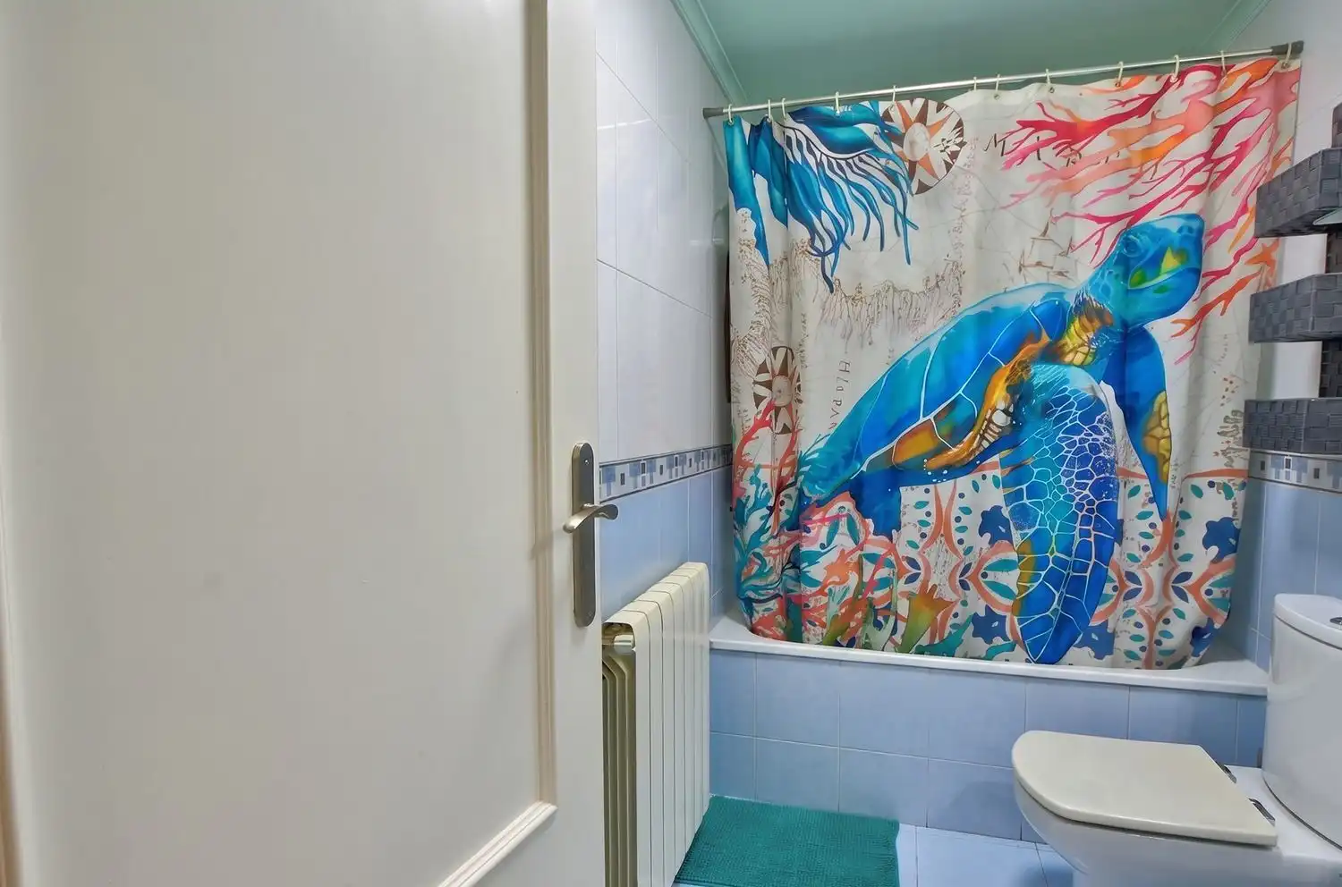 Badezimmer von Wohnung zum Verkauf in Avilés mit Heizung, Abstellraum und Schwimmbad