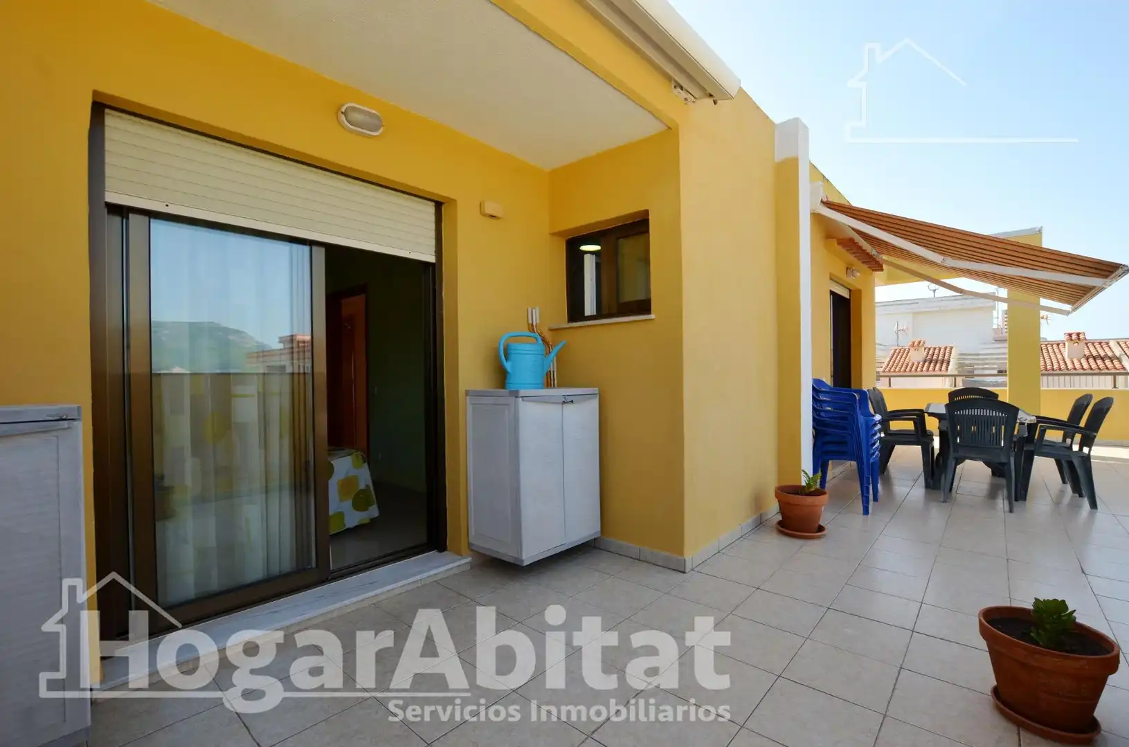 Vista exterior de Àtic en venda en Tavernes de la Valldigna amb Terrassa, Traster i Moblat