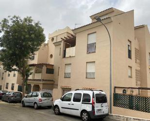 Vista exterior de Pis en venda en Benalmádena amb Aire condicionat, Jardí privat i Terrassa