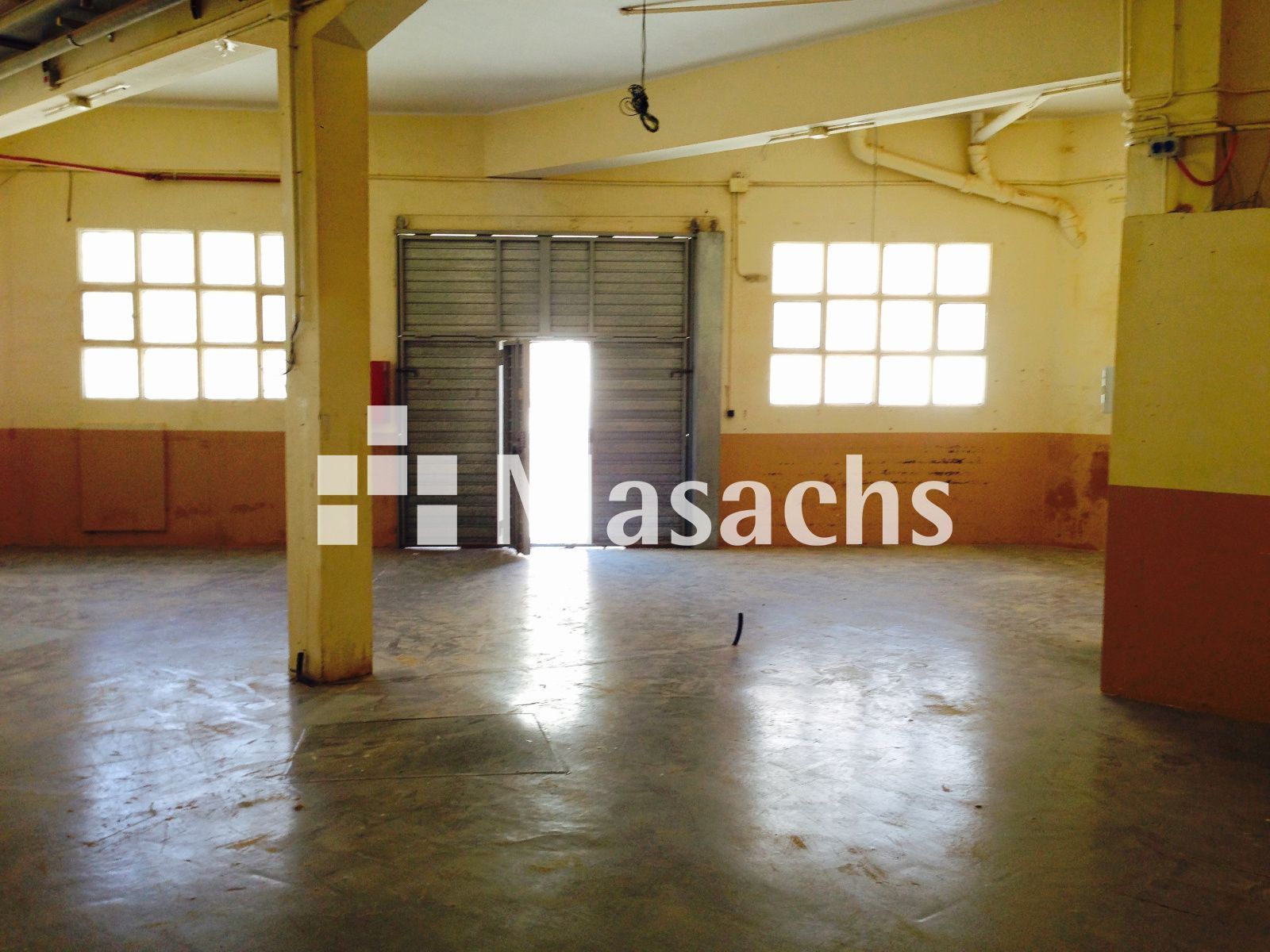 Nau industrial de lloguer en Terrassa