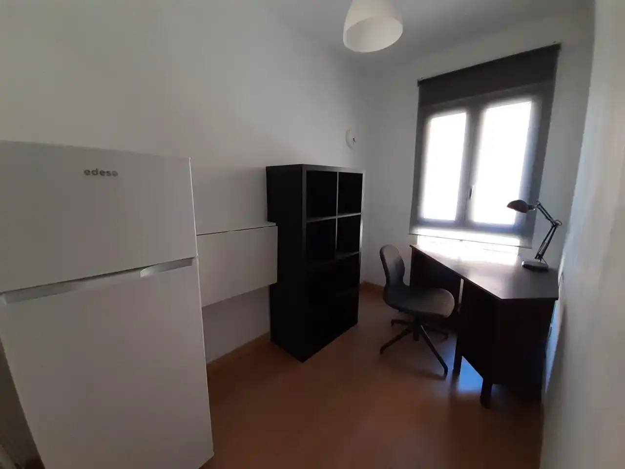 Habitación de Piso para compartir en Teruel con Calefacción, Parquet y Amueblado