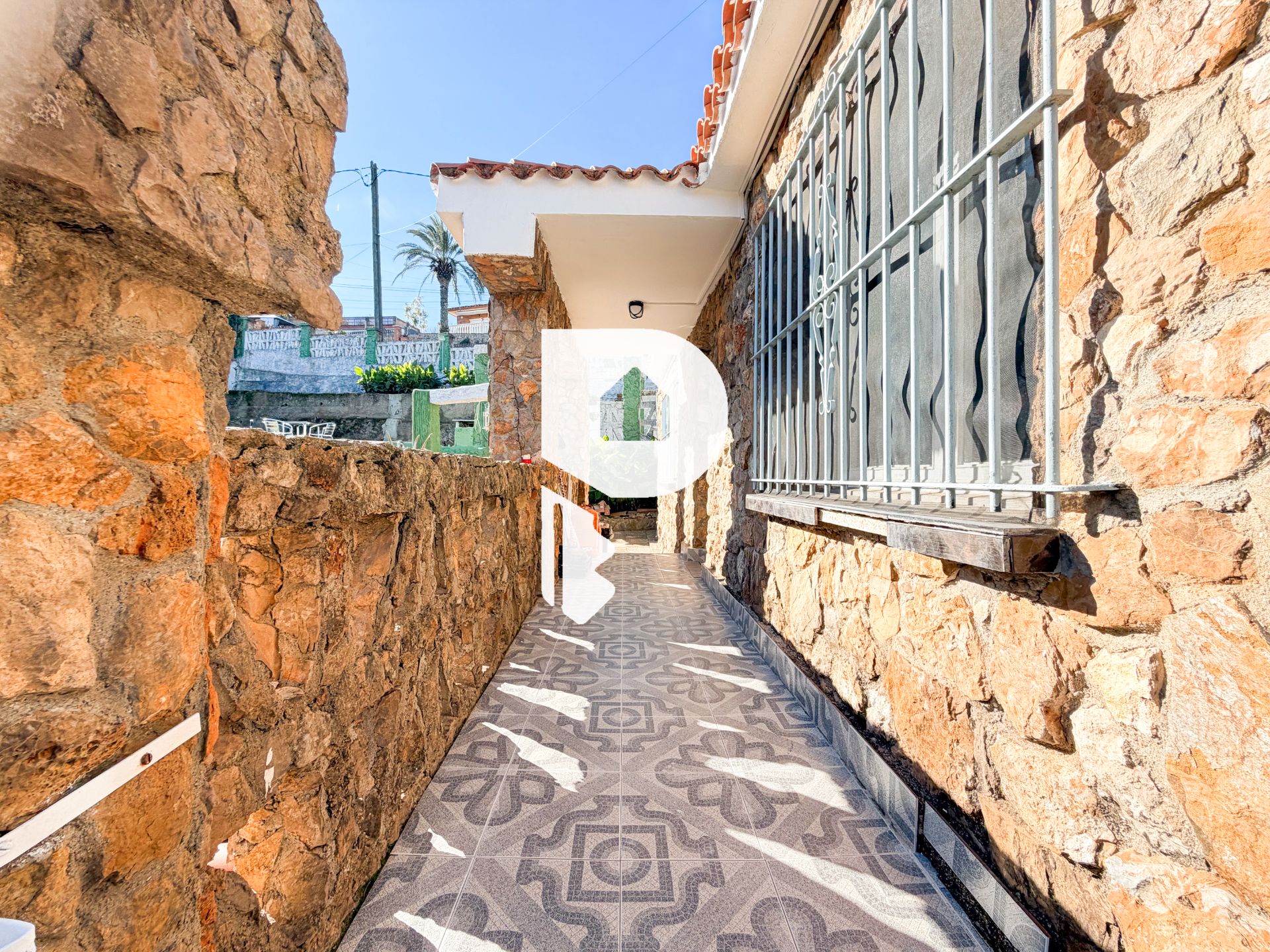 Vista exterior de Casa o xalet en venda en Vallirana amb Calefacció, Jardí privat i Terrassa