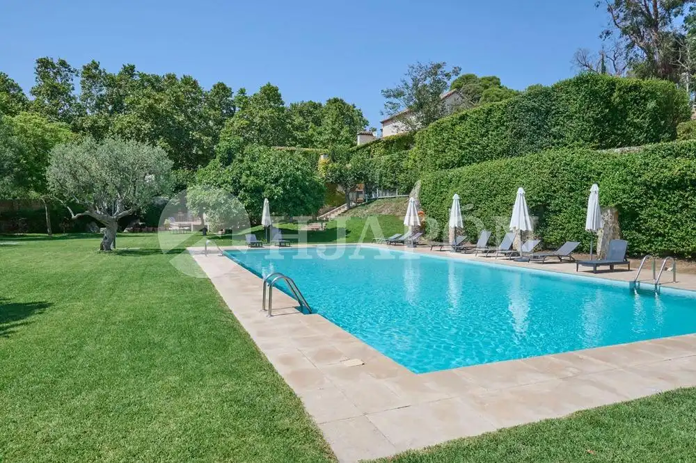 Schwimmbecken von Haus oder Chalet zum Verkauf in Alella mit Klimaanlage, Heizung und Privatgarten