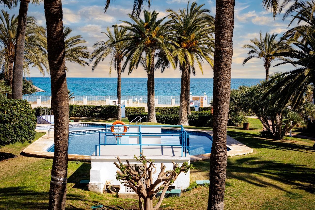 Piscina de Apartament en venda en Dénia amb Aire condicionat, Jardí privat i Terrassa
