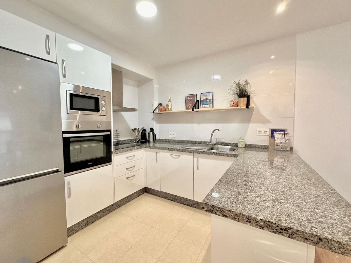 Kitchen of Apartment for sale in Fuengirola  with Air Conditioner, Heating and Furnished