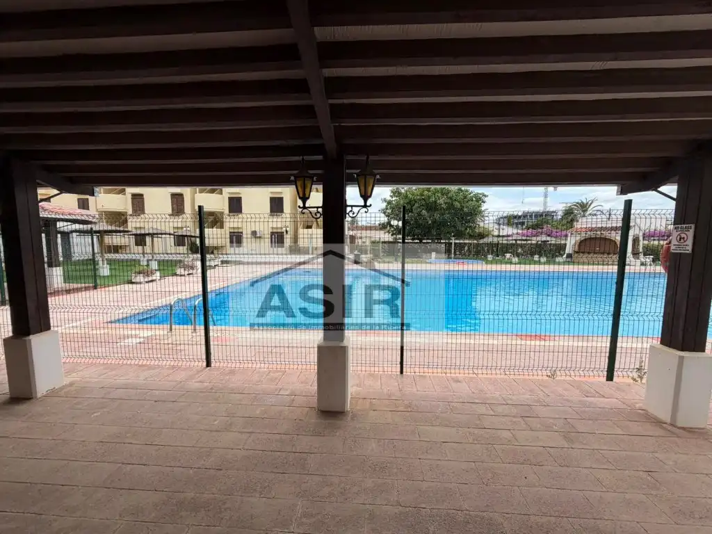Piscina de Local en venta en Dénia