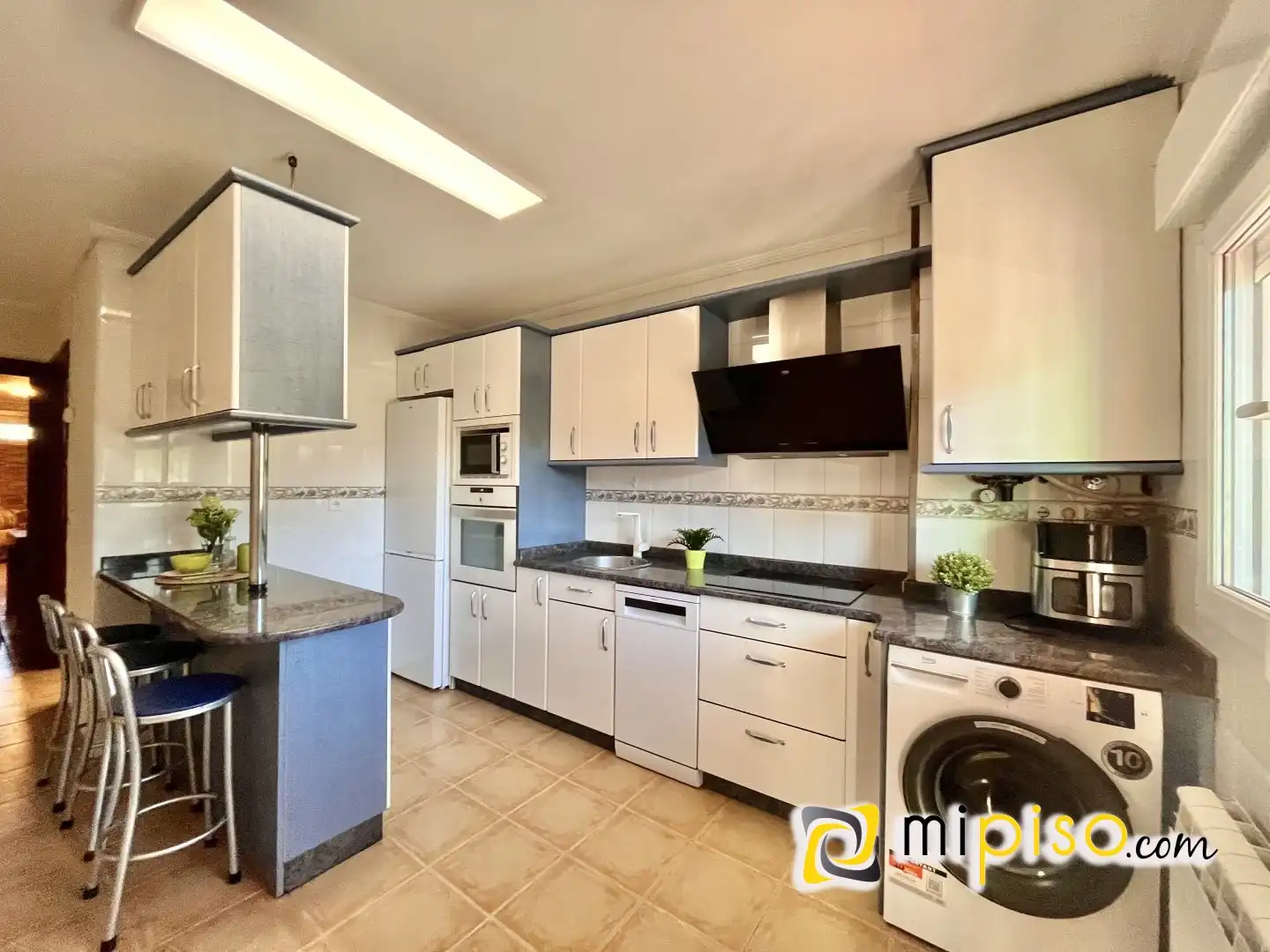 Cocina de Casa adosada en venta en Ruesga con Calefacción, Terraza y Amueblado