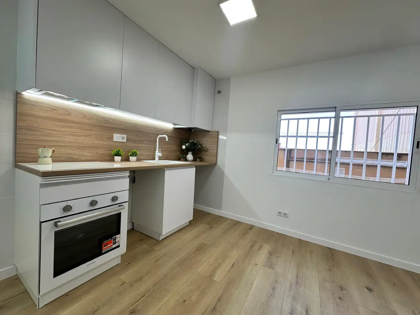 Cocina de Apartamento en venta en Barcelona con Alarma