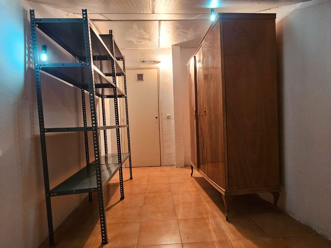 Box room to rent in Pinto