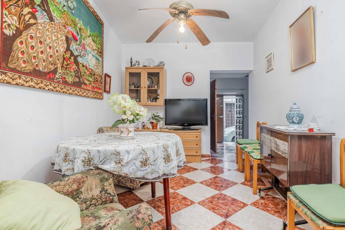 Living room of Single-family semi-detached for sale in Burguillos  with Air Conditioner, Heating and Private garden