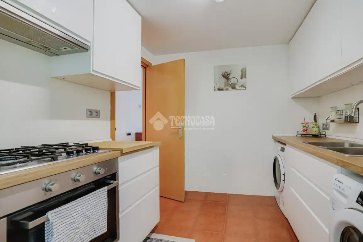 Kitchen of Flat for sale in Badalona  with Air Conditioner, Heating and Parquet flooring