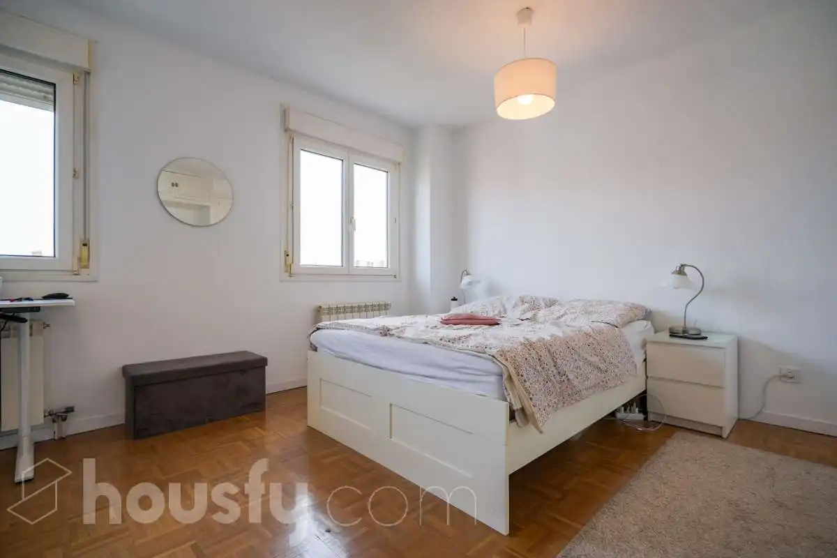 Bedroom of Flat for rent in Madrid  with Air Conditioner, Heating and Furnished