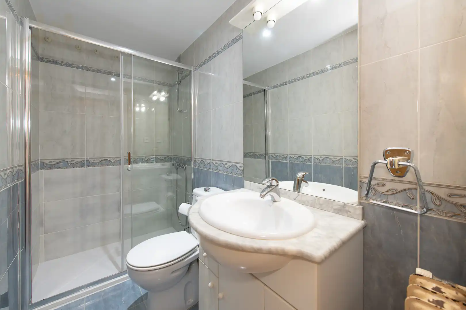 Baño de Piso en venta en Valdemoro con Calefacción, Terraza y Horno