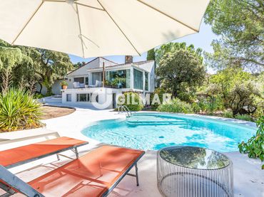 Xalet amb piscina en venda a Cerro Alarcón