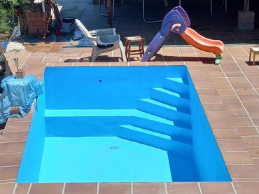 Casa rústica con piscina en venta en Los Barrios