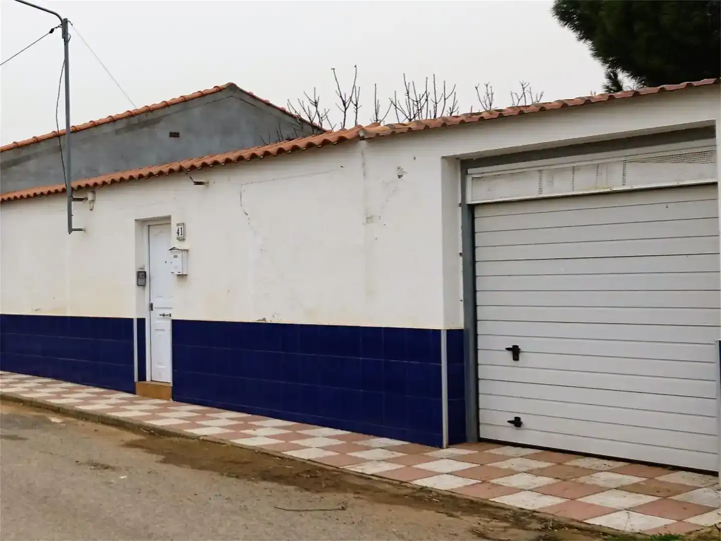 Vista exterior de Casa o xalet en venda en Los Pozuelos de Calatrava   amb Aire condicionat i Piscina