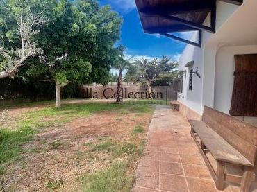 Casa amb jardí en venda a Carrer de la Merlera