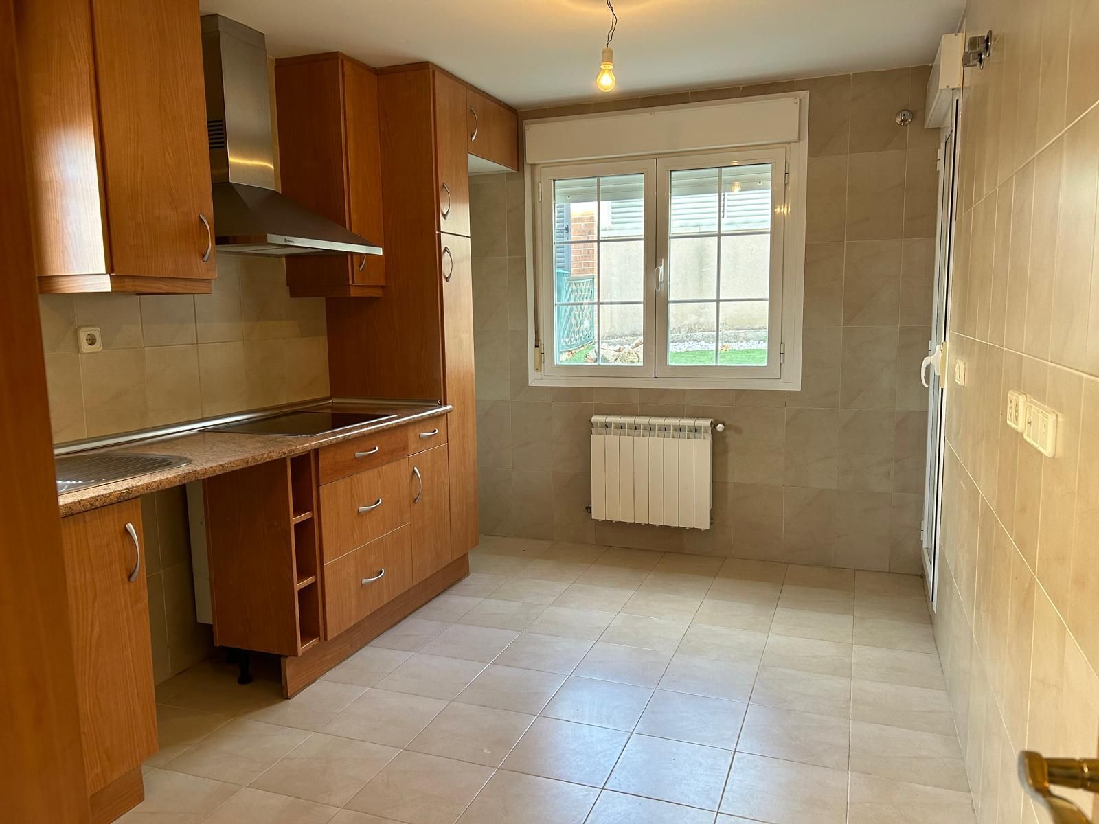 Single-family semi-detached to rent in Quijorna