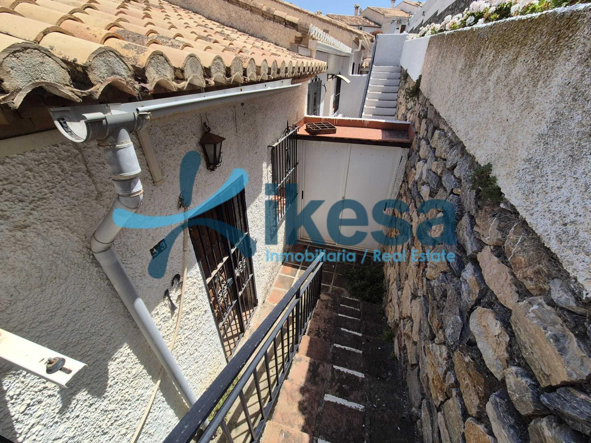 Vista exterior de Pis en venda en Almuñécar amb Jardí privat i Piscina comunitària