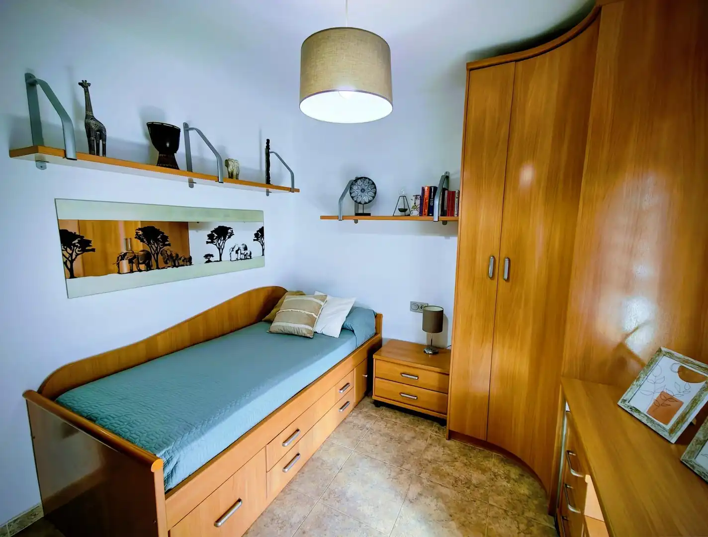 Habitación de Casa adosada en venta en Tarragona con Aire acondicionado, Calefacción y Jardín privado