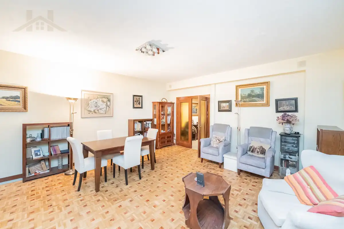 Sala de estar de Casa adosada en venta en Pozuelo de Alarcón con Aire acondicionado, Calefacción y Terraza