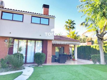 Exterior view of Single-family semi-detached for sale in El Campello  with Air Conditioner, Heating and Swimming Pool