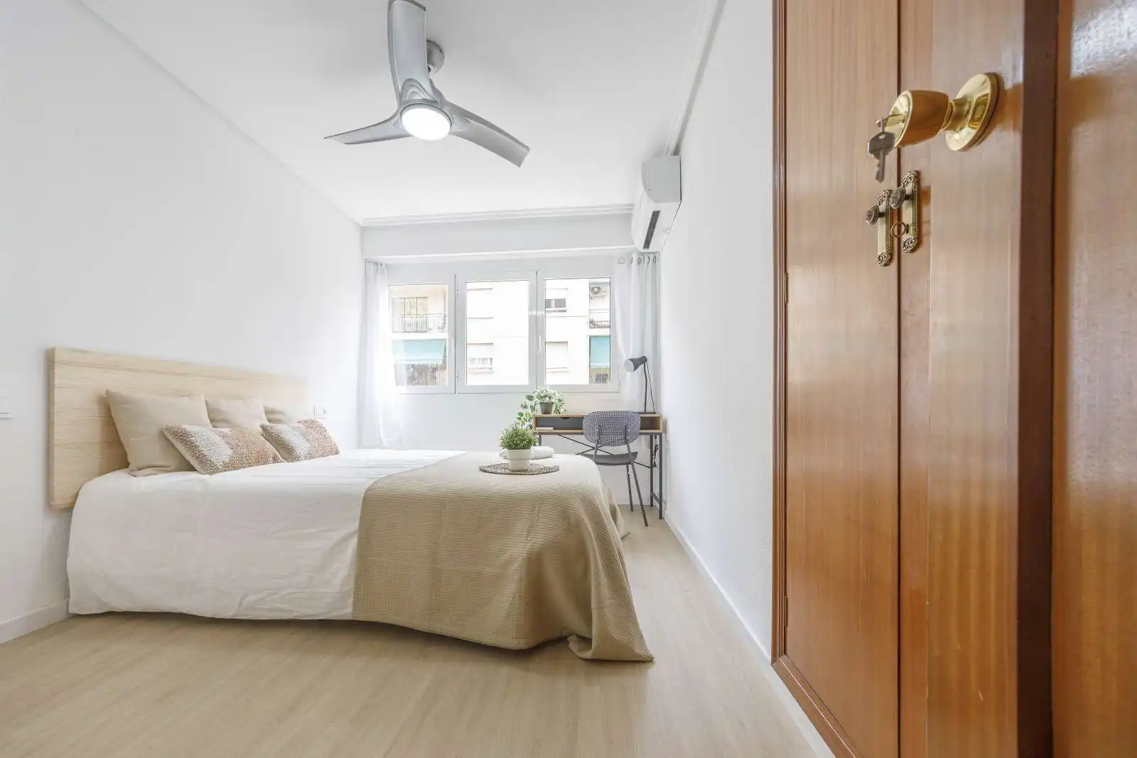 Room in Valencia, Valencia