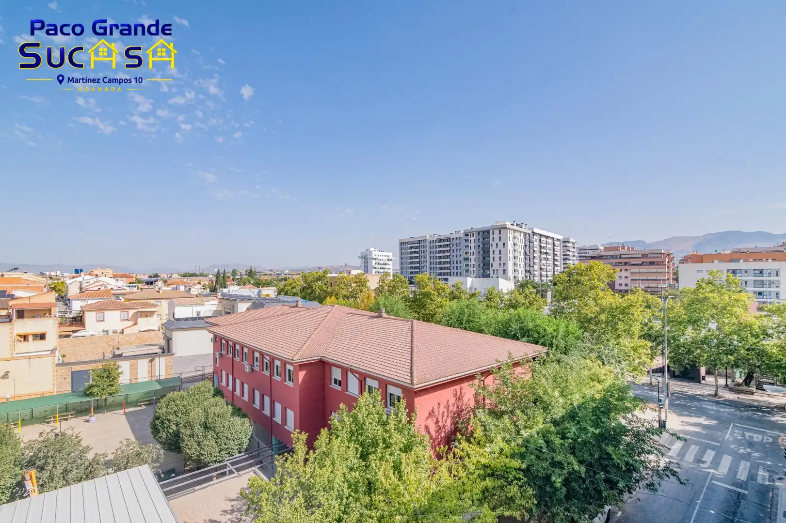 Vista exterior de Àtic en venda en Granada amb Aire condicionat, Calefacció i Terrassa