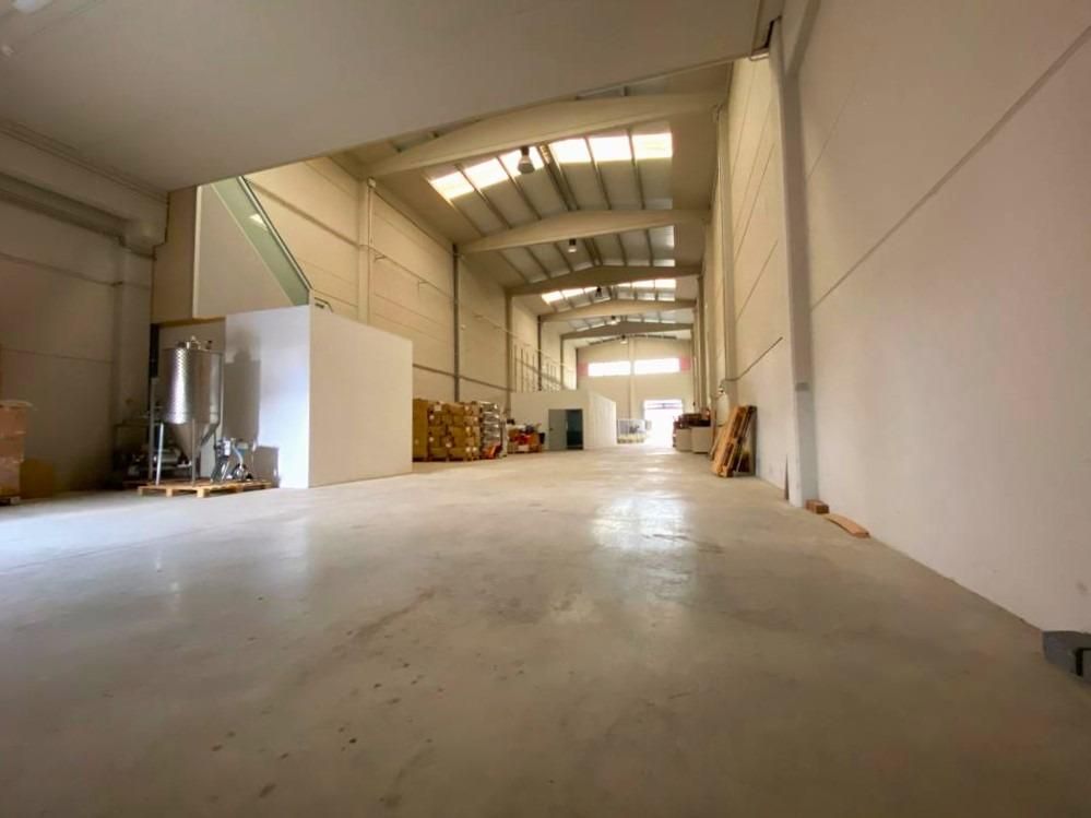 Nau industrial en venda a  COMERÇ, Roda de Berà